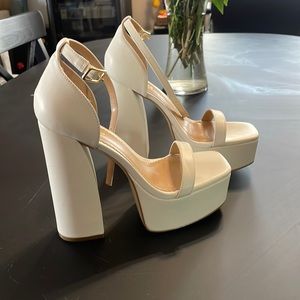 White platform heels size 6